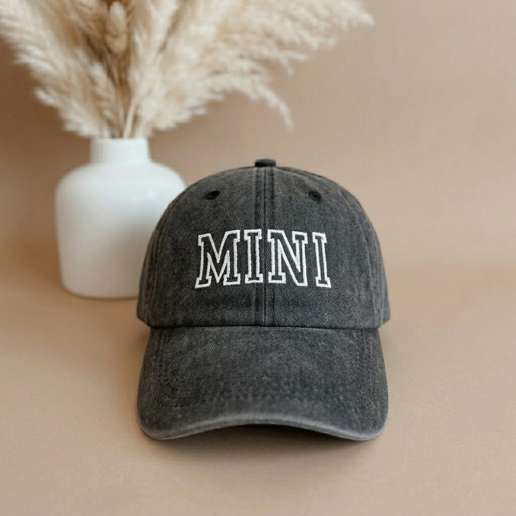 Mama, Dad & Mini Caps