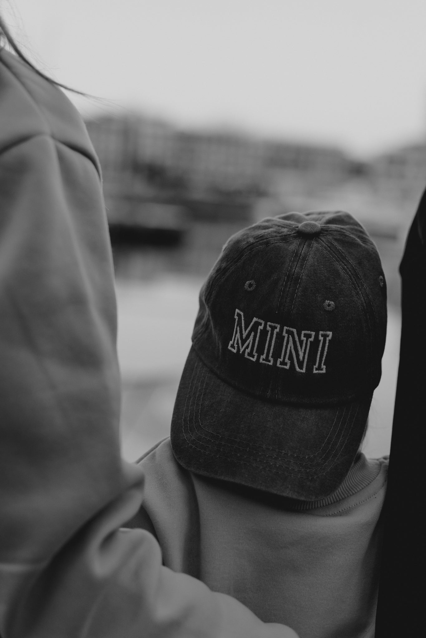 Mama, Dad & Mini Caps